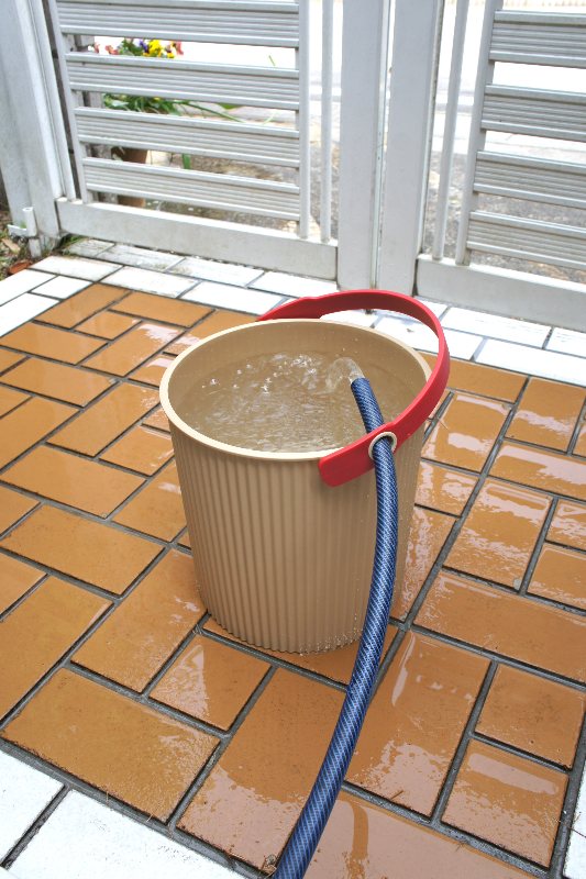 secchiello omnioutil hachiman rosso uso giardino irrigazione